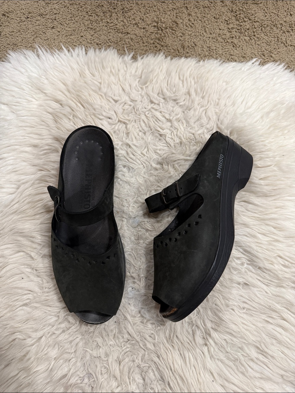 Mephisto Black Nubuck Leather Peep Toe Mobils Sabatina
Clog Size 41 US 10.5/11